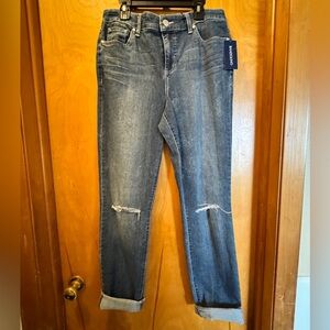 Bandolino Boyfriend Jeans with Knee Rips NWT